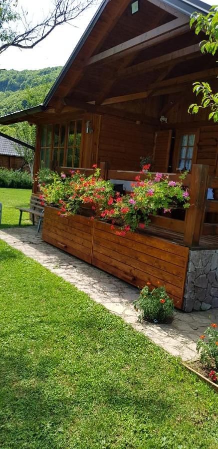 Rest House Ripac Prascijak Bagian luar foto