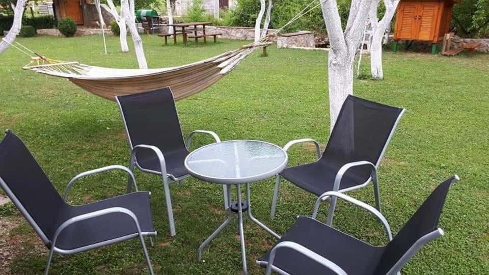 Rest House Ripac Prascijak Bagian luar foto