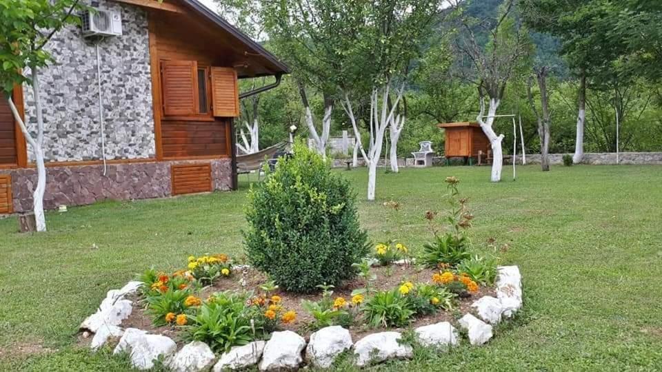 Rest House Ripac Prascijak Bagian luar foto
