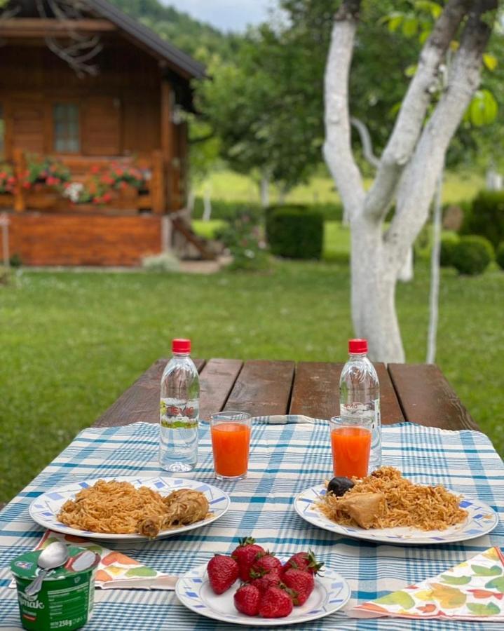 Rest House Ripac Prascijak Bagian luar foto