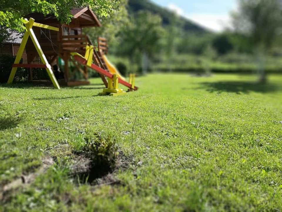 Rest House Ripac Prascijak Bagian luar foto